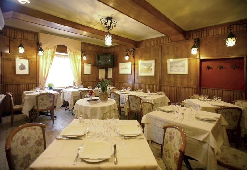 Albergo Badellino Bra Exterior photo